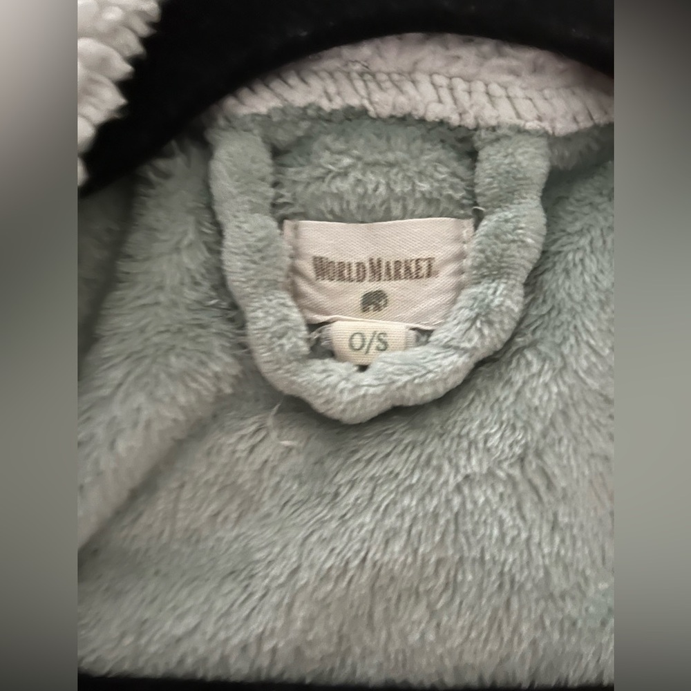 World Market Hooded Robe. - Picture 5 of 5